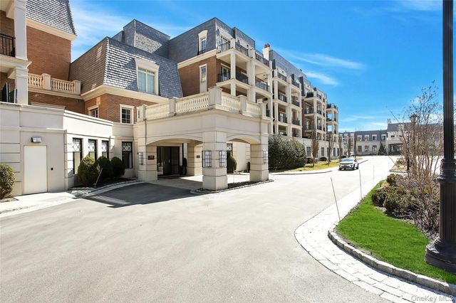 1000 Royal Court 1105, North Hills, NY 11030