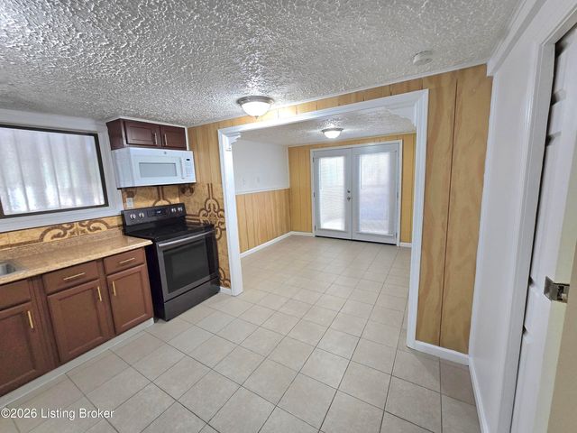 5408 Rolling Ridge Rd, Louisville, KY 40214
