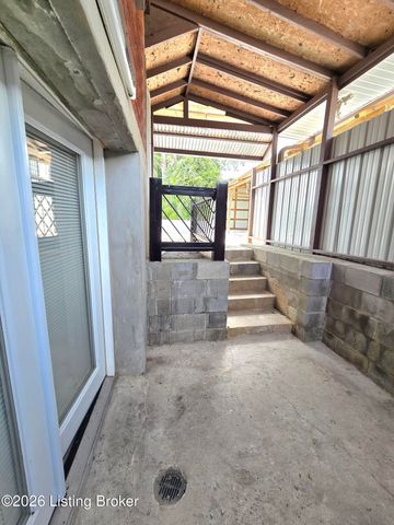 5408 Rolling Ridge Rd, Louisville, KY 40214