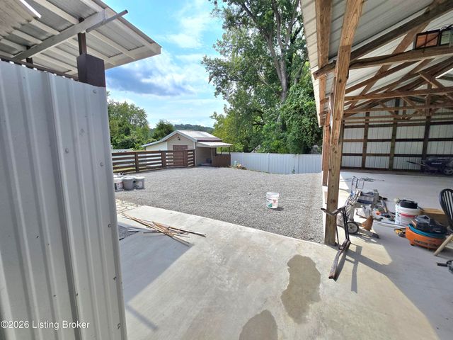 5408 Rolling Ridge Rd, Louisville, KY 40214