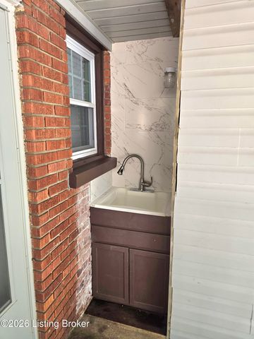 5408 Rolling Ridge Rd, Louisville, KY 40214