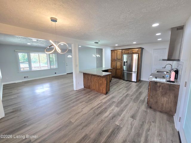 5408 Rolling Ridge Rd, Louisville, KY 40214