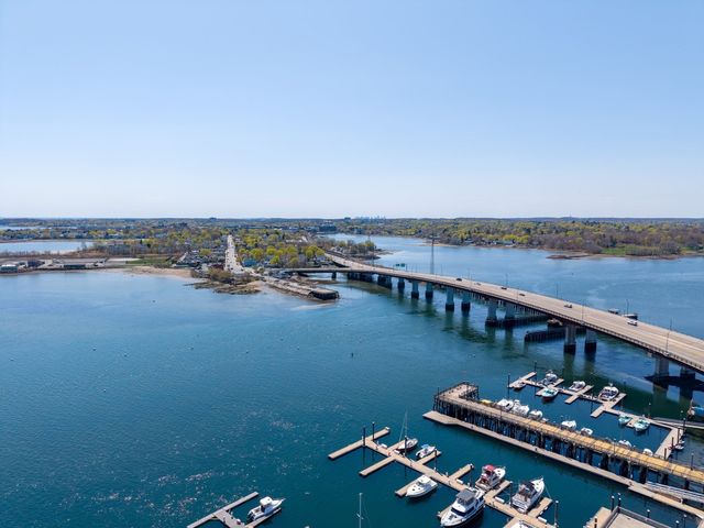 6 Rantoul St 203, Beverly, MA 01915