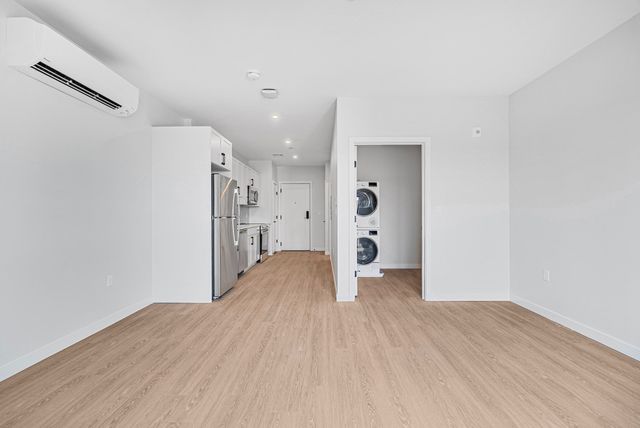 6 Rantoul St 203, Beverly, MA 01915
