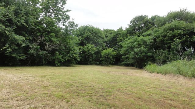 303 W College Street, Trenton, TX 75490