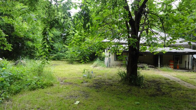 303 W College Street, Trenton, TX 75490