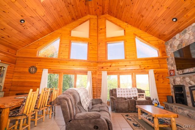 240 Mucky Run Rd, Frankfort, NY 13340