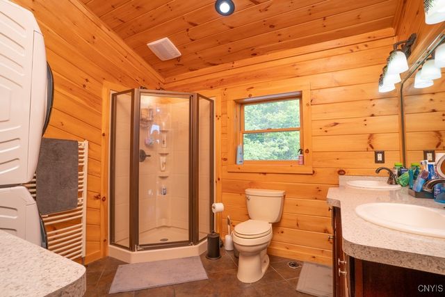 240 Mucky Run Rd, Frankfort, NY 13340