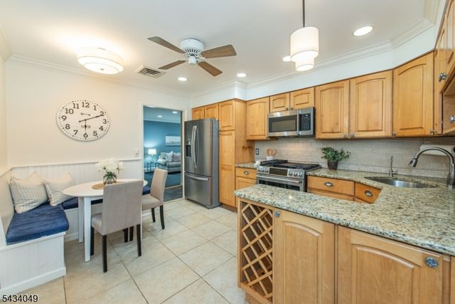 27 Bogert Rd, Montville Twp., NJ 07058