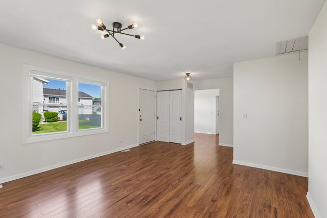 309 Northwestern Court A, Bloomingdale, IL 60108