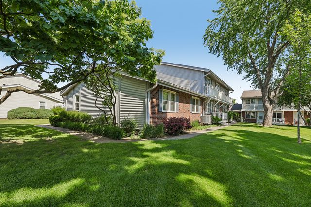 309 Northwestern Court A, Bloomingdale, IL 60108