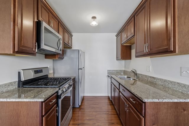 309 Northwestern Court A, Bloomingdale, IL 60108