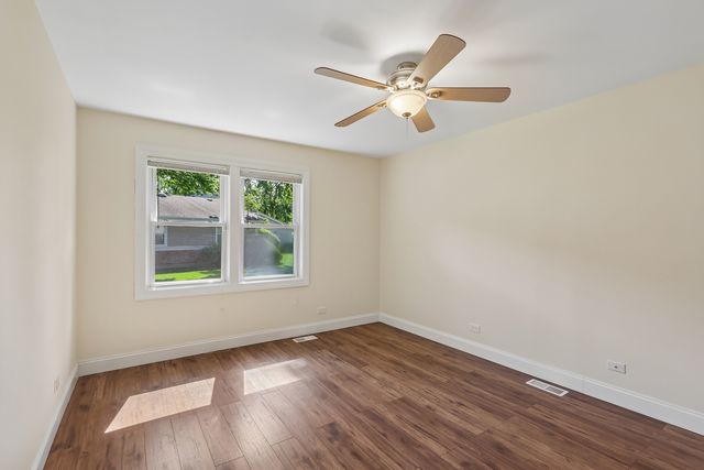 309 Northwestern Court A, Bloomingdale, IL 60108