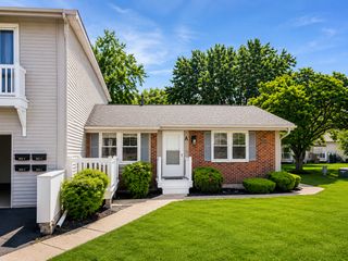 309 Northwestern Court A, Bloomingdale, IL 60108