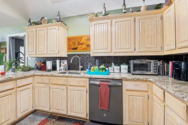 3336 Dasher Street, Lancaster, TX 75146