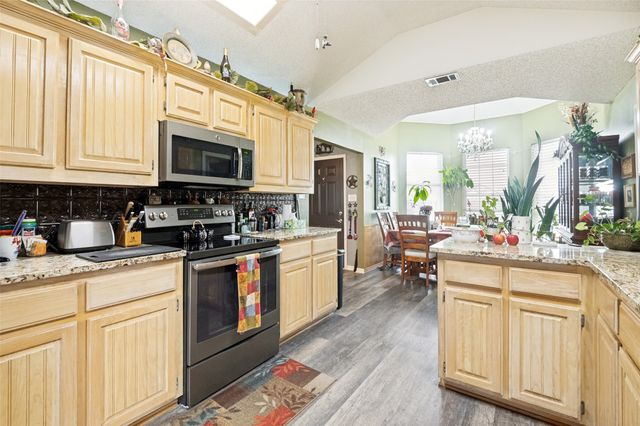 3336 Dasher Street, Lancaster, TX 75146