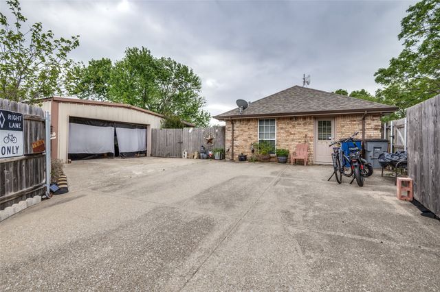 3336 Dasher Street, Lancaster, TX 75146