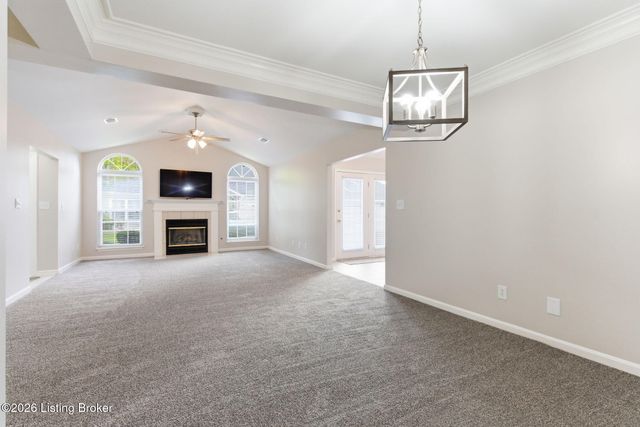 8604 Forest Way Dr, Louisville, KY 40258