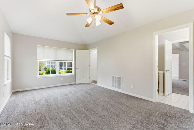 8604 Forest Way Dr, Louisville, KY 40258