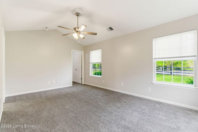 8604 Forest Way Dr, Louisville, KY 40258