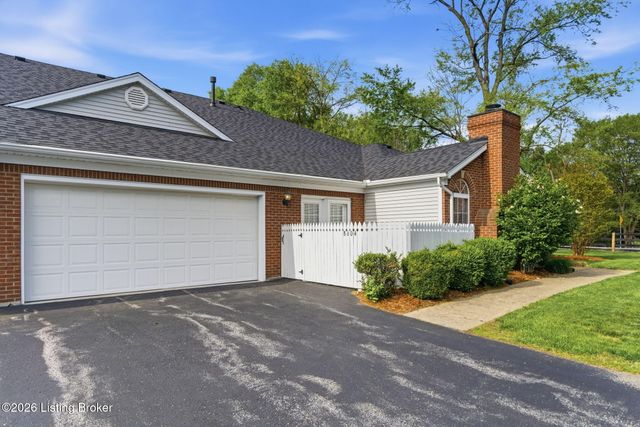 8604 Forest Way Dr, Louisville, KY 40258
