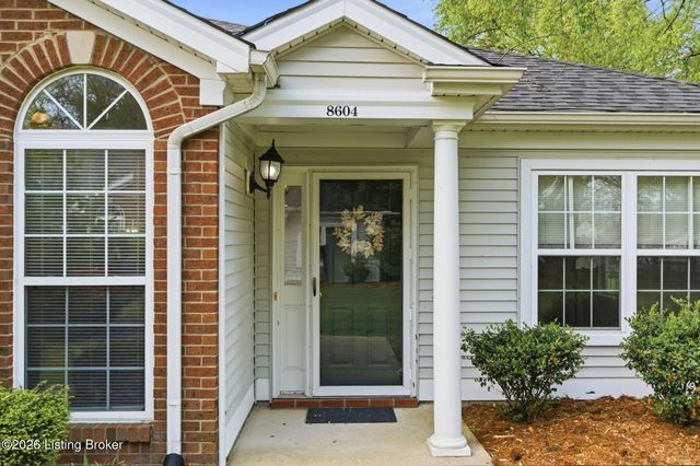 8604 Forest Way Dr, Louisville, KY 40258