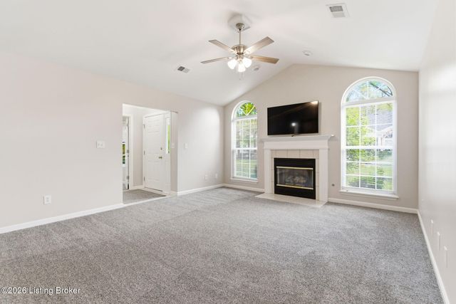 8604 Forest Way Dr, Louisville, KY 40258