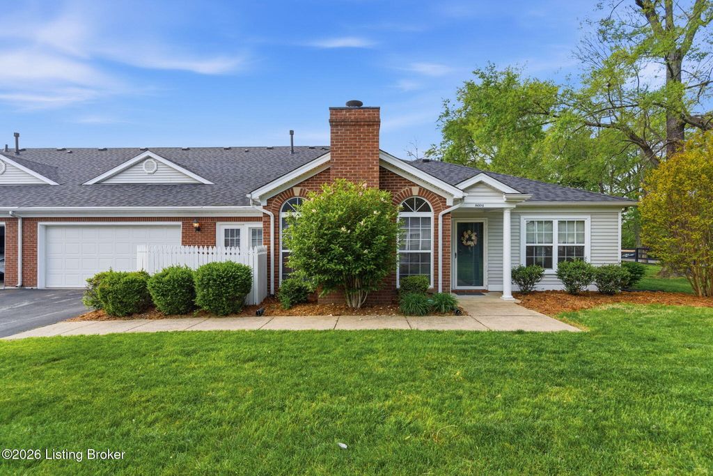 8604 Forest Way Dr, Louisville, KY 40258