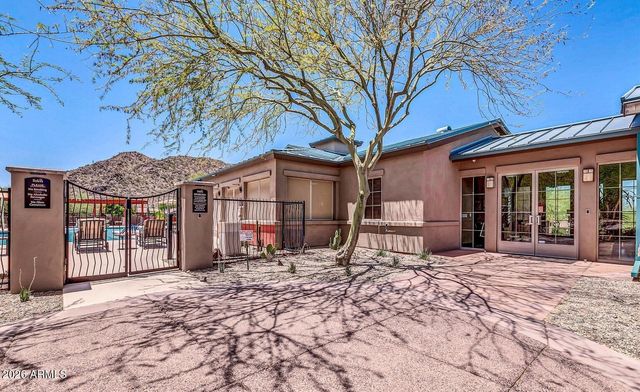 757 W TWIN PEAKS Parkway, San Tan Valley, AZ 85143