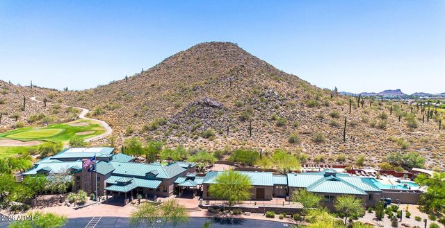 757 W TWIN PEAKS Parkway, San Tan Valley, AZ 85143