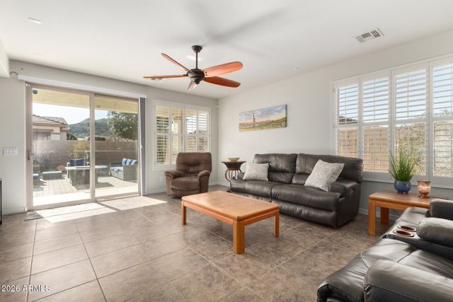 757 W TWIN PEAKS Parkway, San Tan Valley, AZ 85143