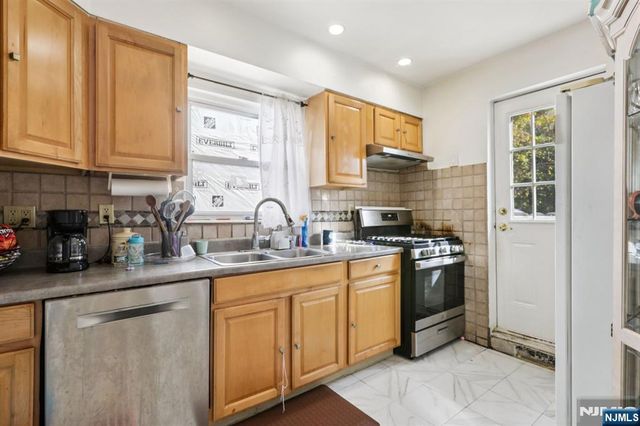 456 Morse Avenue, Ridgefield, NJ 07657