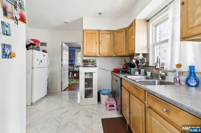 456 Morse Avenue, Ridgefield, NJ 07657