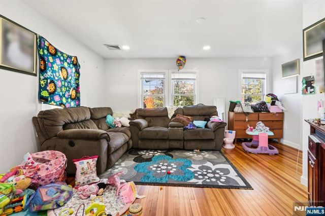 456 Morse Avenue, Ridgefield, NJ 07657