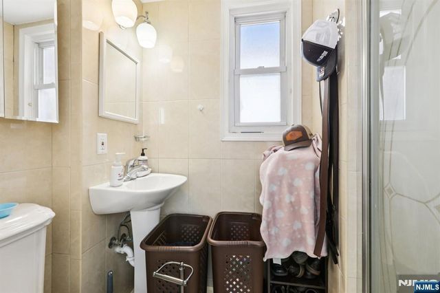 456 Morse Avenue, Ridgefield, NJ 07657