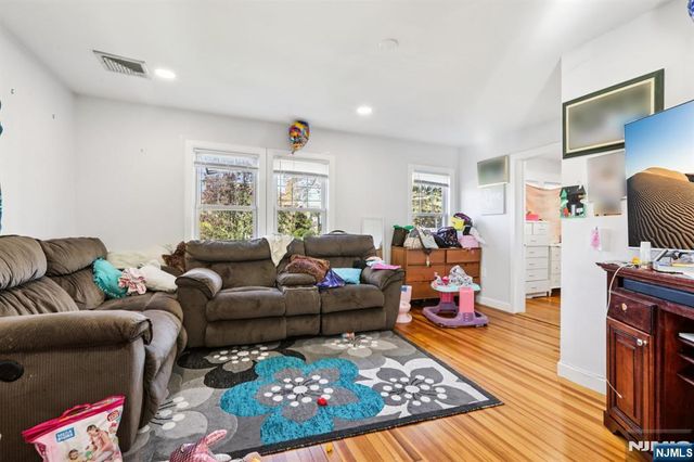 456 Morse Avenue, Ridgefield, NJ 07657