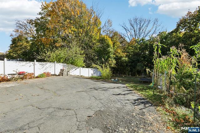 456 Morse Avenue, Ridgefield, NJ 07657