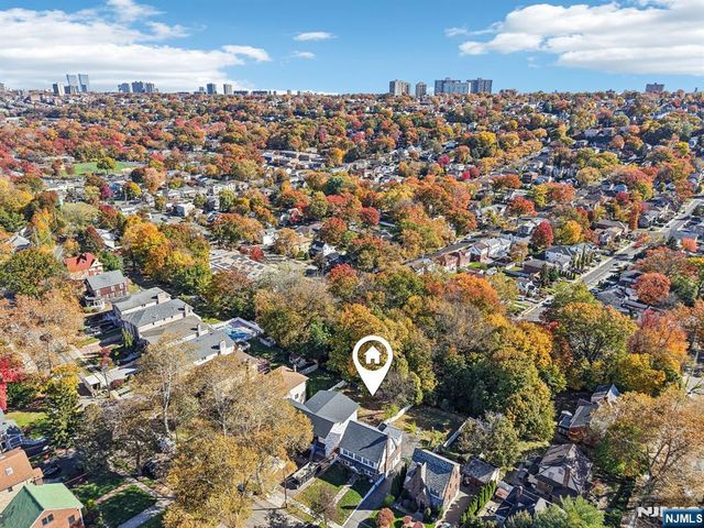 456 Morse Avenue, Ridgefield, NJ 07657