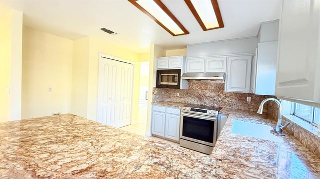 1778 E Niles Avenue, Fresno, CA 93720