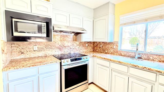 1778 E Niles Avenue, Fresno, CA 93720