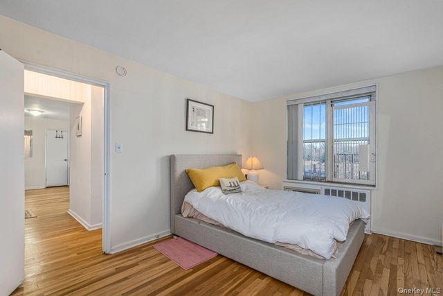 18-50 211 Street 6B, Bayside, NY 11360