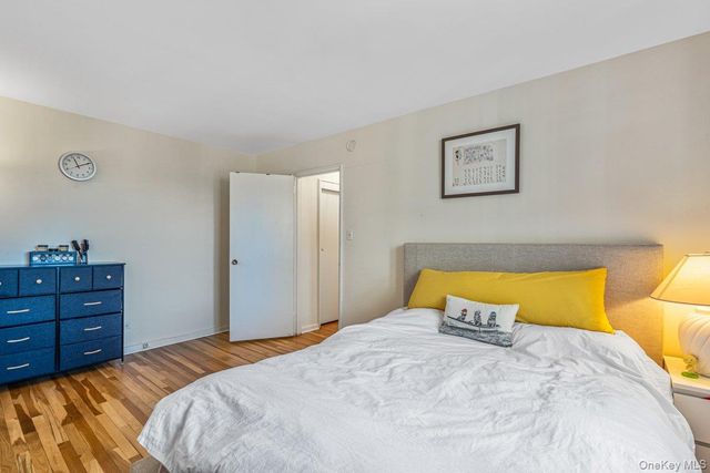 18-50 211 Street 6B, Bayside, NY 11360