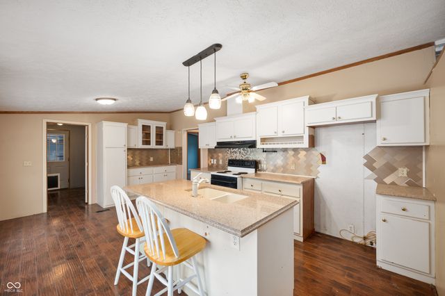 1294 N Hillsboro Road, New Castle, IN 47362