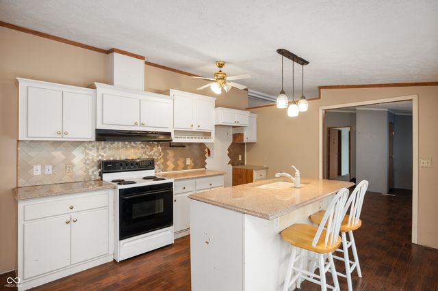 1294 N Hillsboro Road, New Castle, IN 47362