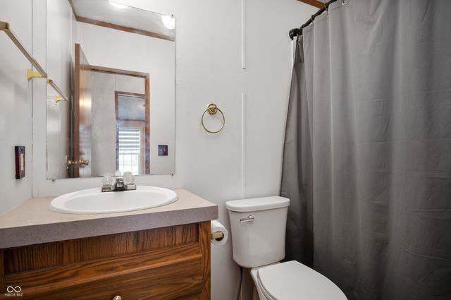 1294 N Hillsboro Road, New Castle, IN 47362