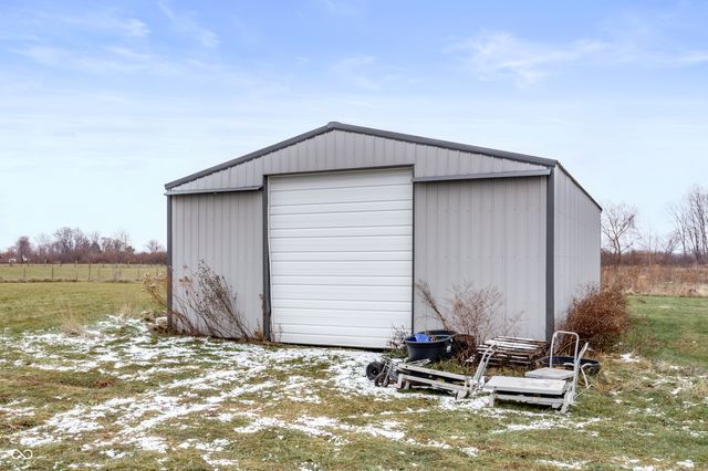 1294 N Hillsboro Road, New Castle, IN 47362