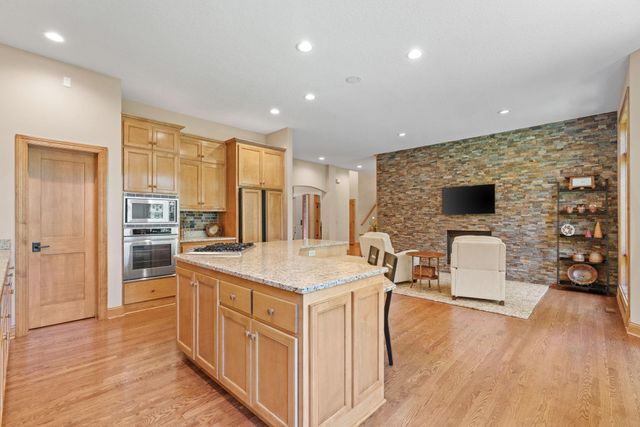 720 Timber Lane, Shoreview, MN 55126