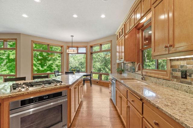 720 Timber Lane, Shoreview, MN 55126