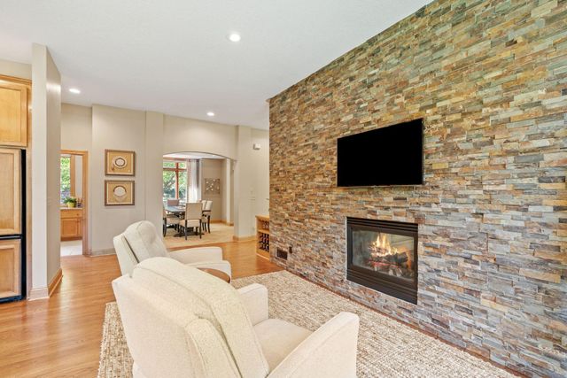 720 Timber Lane, Shoreview, MN 55126