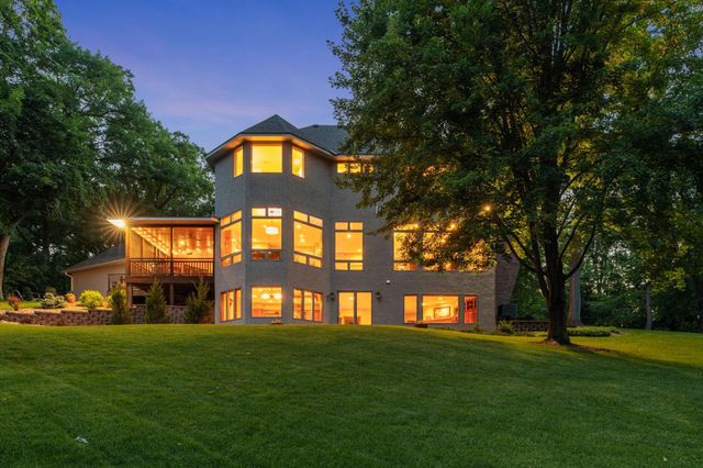 720 Timber Lane, Shoreview, MN 55126